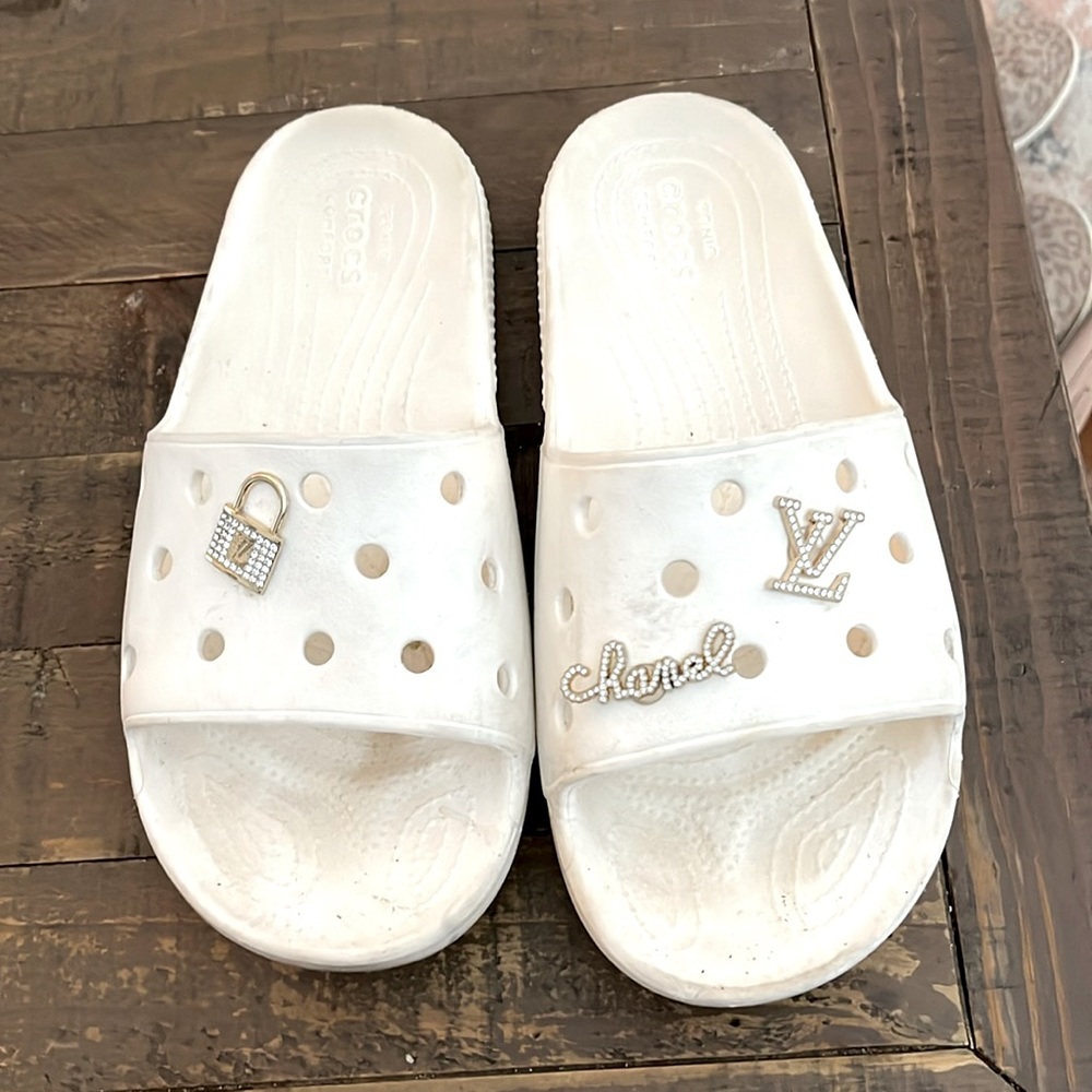 Croc slides